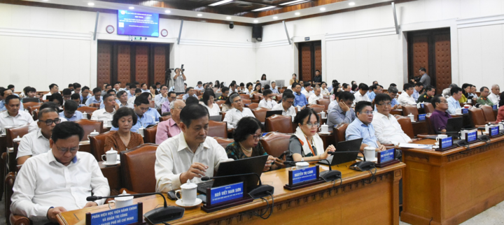 UBND TP.HCM tổ chức tham vấn ý kiến chuyên gia, nhà khoa học, trí thức tiêu biểu về Dự thảo Luật Đô thị đặc biệt sáng 22/5.