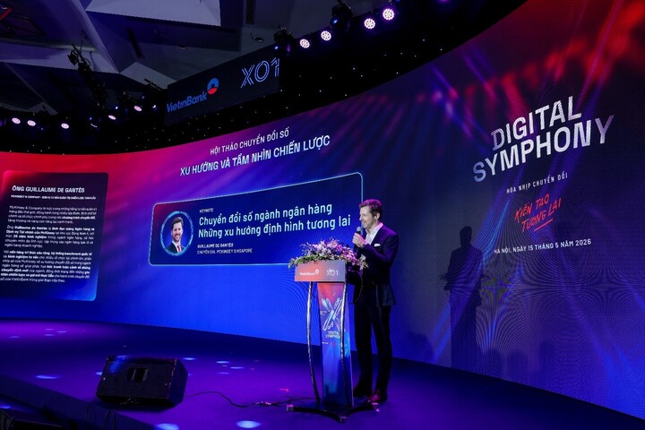 Chuyên gia Guillaume de Gantès trình bày keynote về chủ đề: “Chuyển đổi số ngành ngân hàng - Những xu hướng định hình tương lai”.