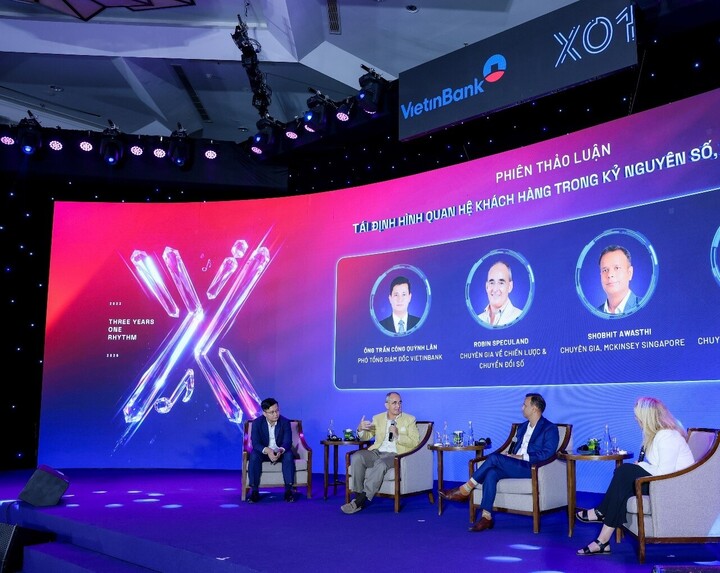 Phiên thảo luận panel “Tái định hình quan hệ khách hàng trong kỷ nguyên số, dữ liệu và AI”.