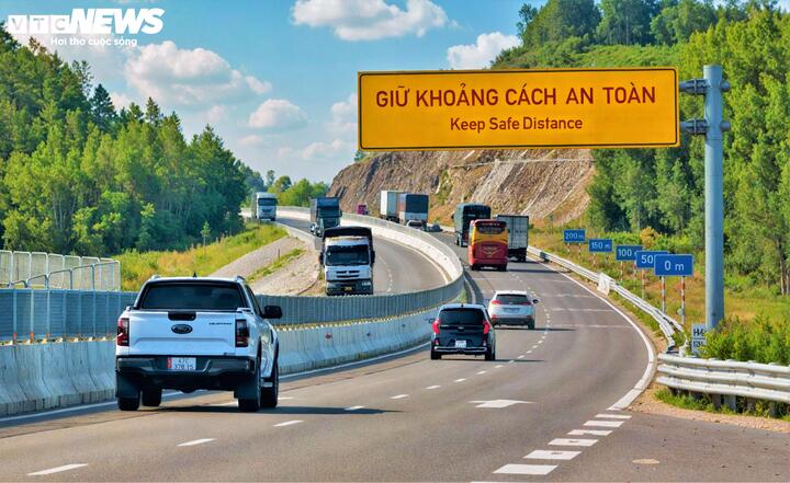 Đoạn cao tốc Quy Nhơn - Chí Thạnh đã được thông xe với quy mô 4 làn xe tiêu chuẩn, bề rộng nền đường 17 mét, vận tốc thiết kế tối đa 80 - 90 km/h.