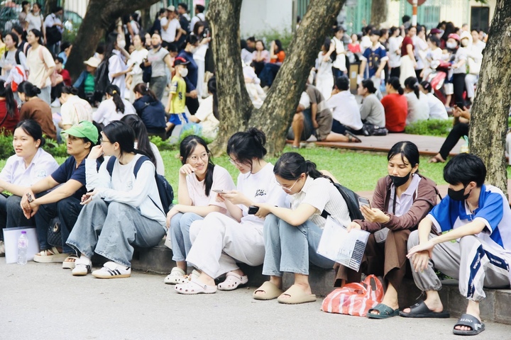 Kết quả thi dự kiến được công bố trước ngày 15/6 trên hệ thống của kỳ thi. Nhà trường cũng sẽ tải dữ liệu điểm thi lên hệ thống hỗ trợ tuyển sinh chung của Bộ GD&ĐT để các cơ sở giáo dục đại học sử dụng trong xét tuyển.