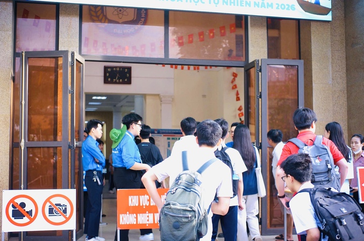 Trường THPT Chuyên Khoa học Tự nhiên nhận 3.972 hồ sơ đăng ký dự thi cho 545 chỉ tiêu ở 5 khối chuyên.