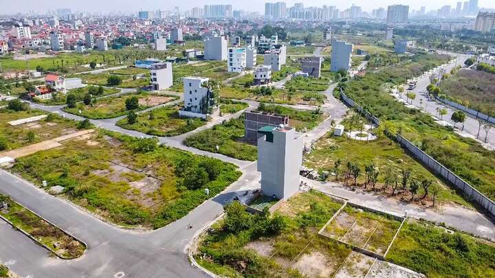 Đất nền tại nhiều điểm 'nóng' giám giá.