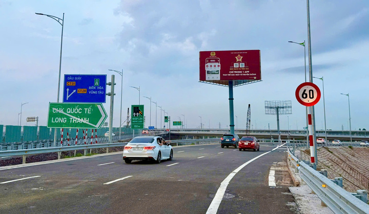Hiện chỉ ô tô dưới 9 chỗ được phép lưu thông vào cao tốc Biên Hòa - Vũng Tàu thông qua nhánh T2.