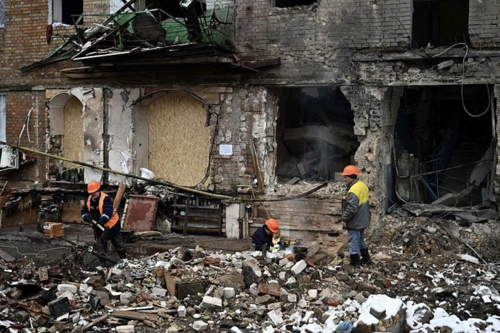 Một tòa nhà ở Ukraine bị phá hủy sau cuộc tập kích tên lửa của Nga hôm 28/11. (Ảnh: Getty)