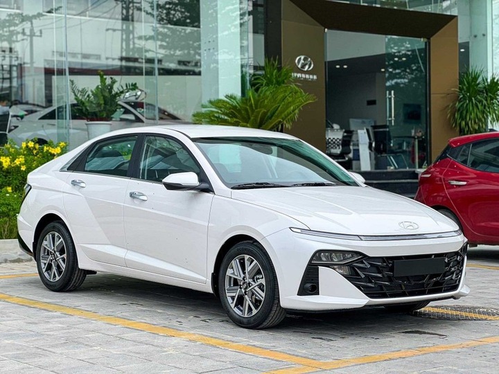 Hyundai Accent.