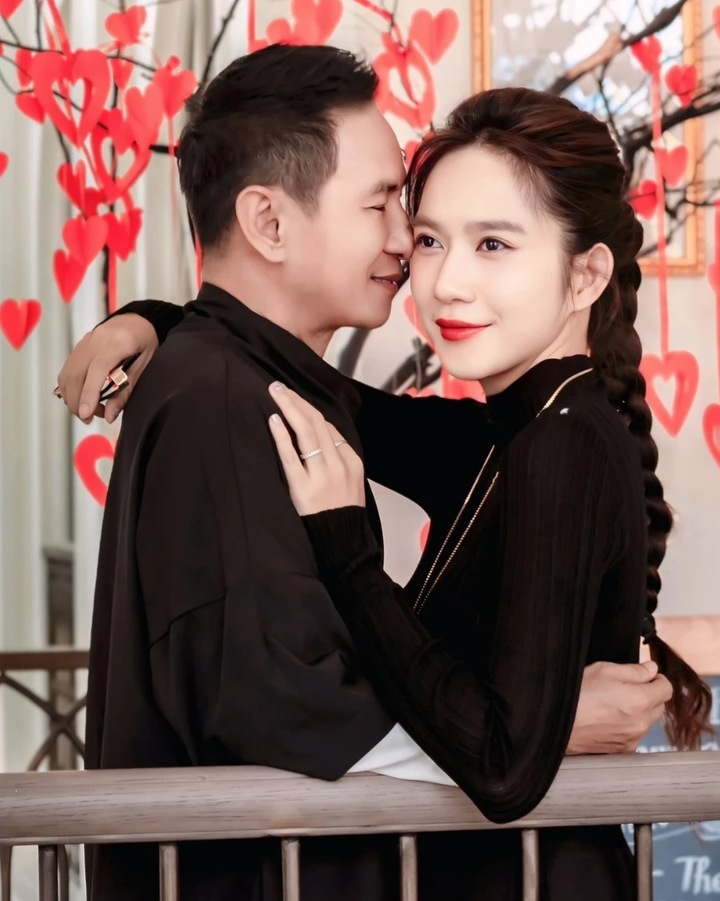 Dù bận rộn với công việc kinh doanh và làm phim, cả hai luôn ưu tiên dành thời gian chăm sóc, dạy dỗ các con. Cách nuôi dạy con của Lý Hải - Minh Hà là hướng đến giá trị sống giản dị, chân thành. Họ không nuông chiều hay tạo cho con cảm giác ỷ lại vào danh tiếng của cha mẹ.