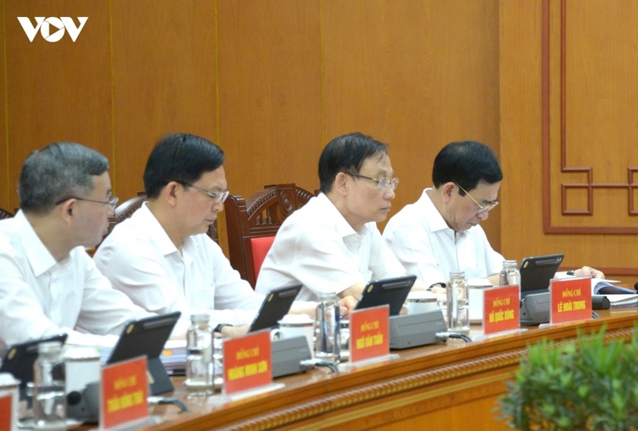 Các đại biểu tham dự buổi làm việc.