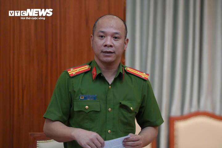Thượng tá Nguyễn Thành Hưng - Phó Giám đốc, Thủ trưởng Cơ quan Cảnh sát điều tra Công an TP.HCM thông tin về vụ án.