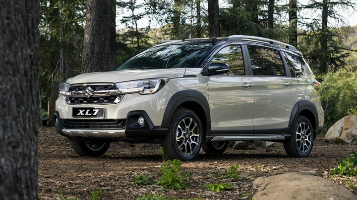 Suzuki XL7.