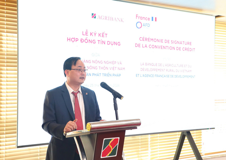 Ông Tô Huy Vũ, Bí thư Đảng ủy, Chủ tịch Hội đồng thành viên Agribank, phát biểu tại Lễ ký kết.