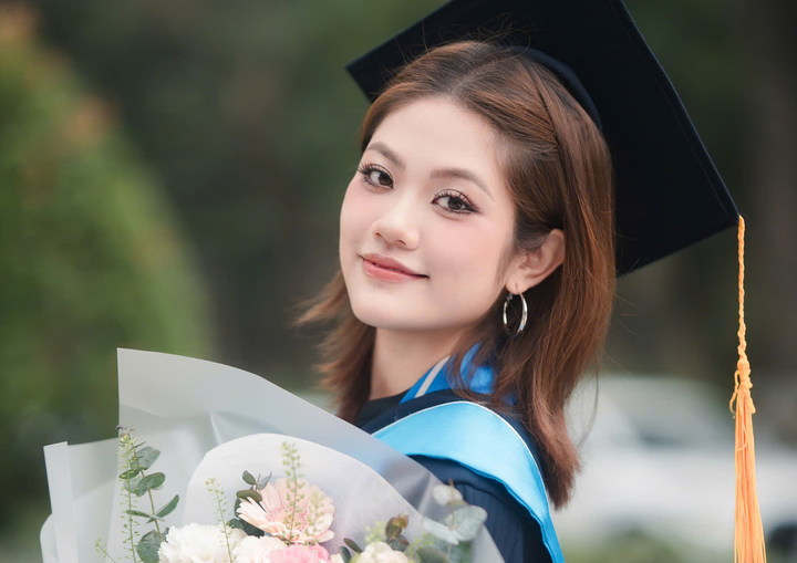 Chia sẻ về cơ duyên lựa chọn ngành học, Ngọc Linh nói ban đầu cô mong muốn trở thành giáo viên tiếng Anh, nhưng trong giai đoạn dịch COVID-19, khi tham gia các hoạt động thiện nguyện cùng câu lạc bộ tình nguyện của trường phổ thông, nữ sinh dần quan tâm hơn tới các vấn đề cộng đồng và chính sách giáo dục.