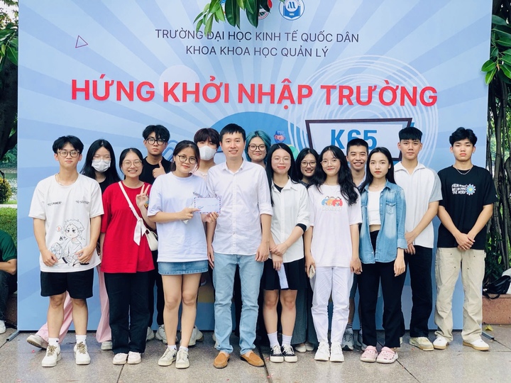 Theo lời nhận xét của giảng viên, Ngọc Linh là người có tinh thần trách nhiệm, khả năng nghiên cứu và kỹ năng tổng hợp tốt.