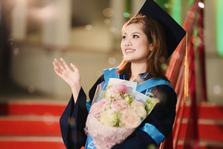 Cô quyết định theo học chuyên ngành Quản lý công tại Khoa Khoa học Quản lý để có cơ hội tìm hiểu sâu hơn về lĩnh vực chính sách công.