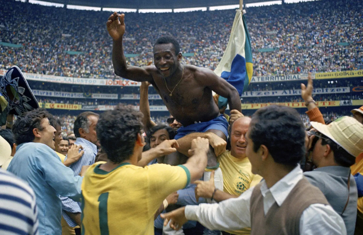 Pele và các cầu thủ Brazil ăn mừng sau chức vô địch World Cup 1970. (Nguồn: AP)