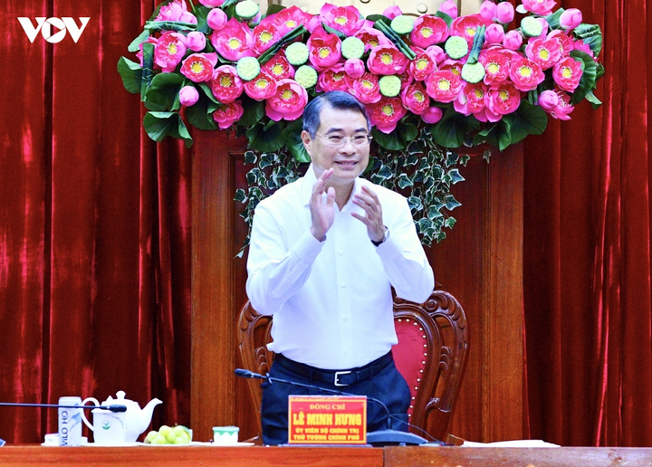 Thủ tướng làm việc với Ban thường vụ Tỉnh ủy Vĩnh Long.