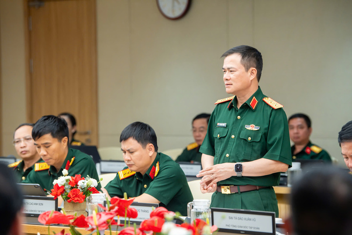 Chủ tịch kiêm Tổng giám đốc Viettel Tào Đức Thắng phát biểu tại lễ kí kết hợp tác.