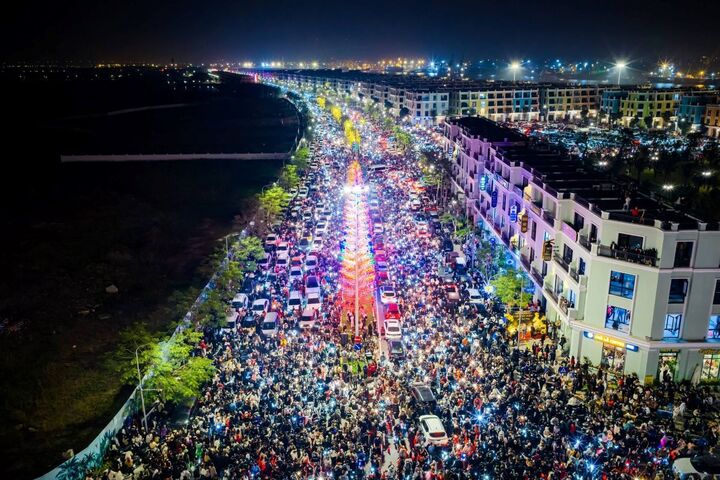 Người dân và du khách tại Hải Phòng chi tiêu hơn 1.000 tỷ đồng mỗi ngày cho bán lẻ và dịch vụ, tạo nguồn cầu vững chắc cho các trục thương mại trung tâm.