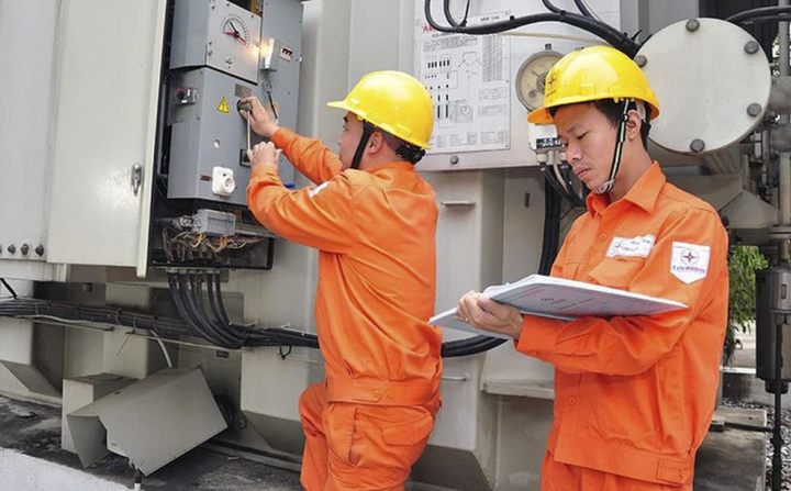 Bộ Công Thương muốn áp dụng ngay giá điện tính theo khung giờ cao điểm mới.