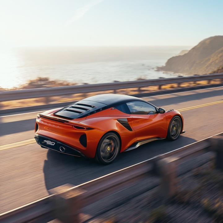Lotus Emira 420 Sport về Việt Nam, công suất 420 mã lực - 4