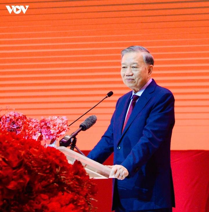 Tổng Bí thư, Chủ tịch nước Tô Lâm gặp gỡ cộng đồng người Việt Nam tại Thái Lan - 6