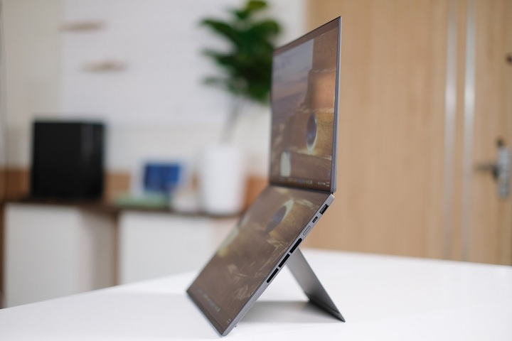 Laptop ASUS Zenbook DUO có đáng kỳ vọng với hai màn OLED, giá tới 90 triệu đồng? - 2