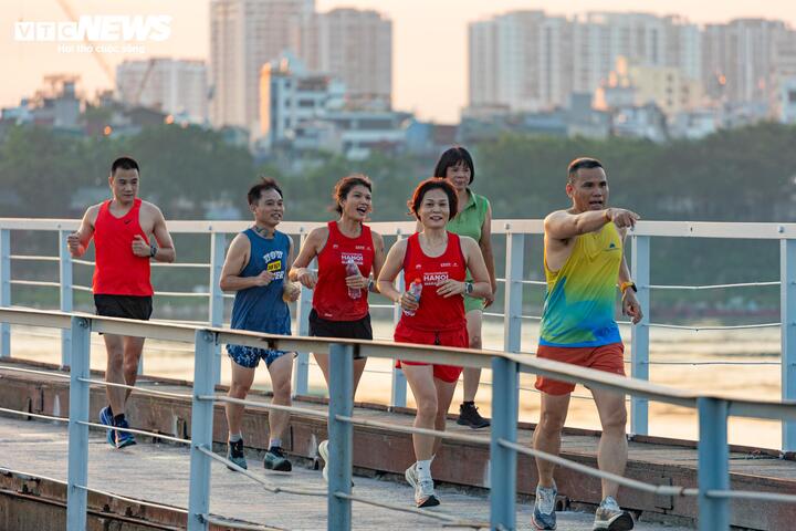 Cầu Long Biên thông xe trở lại, giảm áp lực giao thông hai bờ sông Hồng - 10