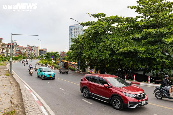 Cầu Long Biên thông xe trở lại, giảm áp lực giao thông hai bờ sông Hồng - 15
