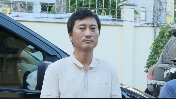Vũ Hoàng Long tại cơ quan điều tra. (Ảnh: Công an TP.HCM)
