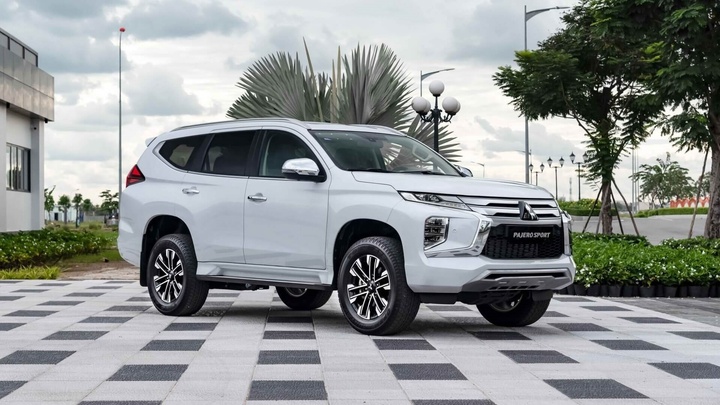 Mitsubishi Pajero Sport sở hữu hệ dẫn động linh hoạt.