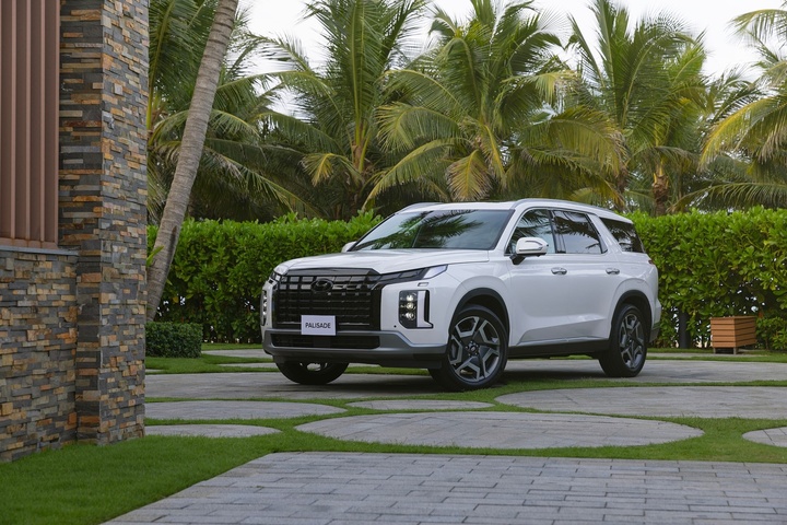 Hyundai Palisade l&agrave; lựa chọn SUV 7 chỗ cỡ lớn sở hữu kh&ocirc;ng gian rộng r&atilde;i vượt trội.