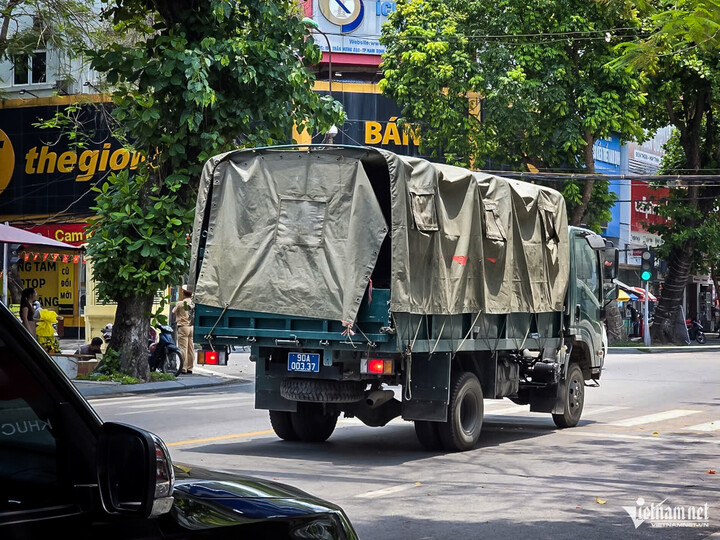 Công an xuất hiện tại cửa hàng vàng Phúc Thành ở Ninh Bình - 8