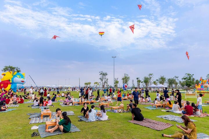 Công viên Central Forest rộng 5ha là điểm vui chơi, thư giãn xanh mát lý tưởng cho cả gia đình.