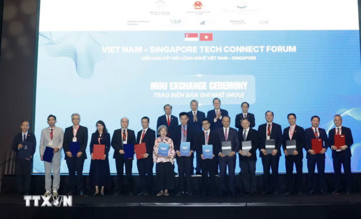 Tổng Bí thư, Chủ tịch nước Tô Lâm chứng kiến lễ trao các biên bản ghi nhớ hợp tác giữa hai nước. (Ảnh: Thống Nhất/TTXVN)