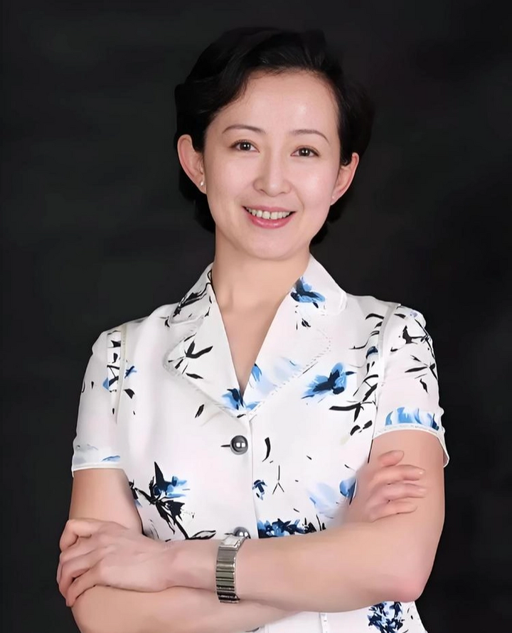 Những năm cuối đời, bà sống kín tiếng không kết hôn.