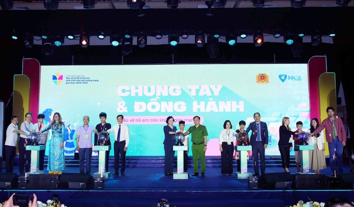 Các cơ quan thuộc Quốc hội, Trung ương, chính phủ cùng doanh nghiệp chung tay và đồng hành bảo vệ trẻ em trên không gian mạng.