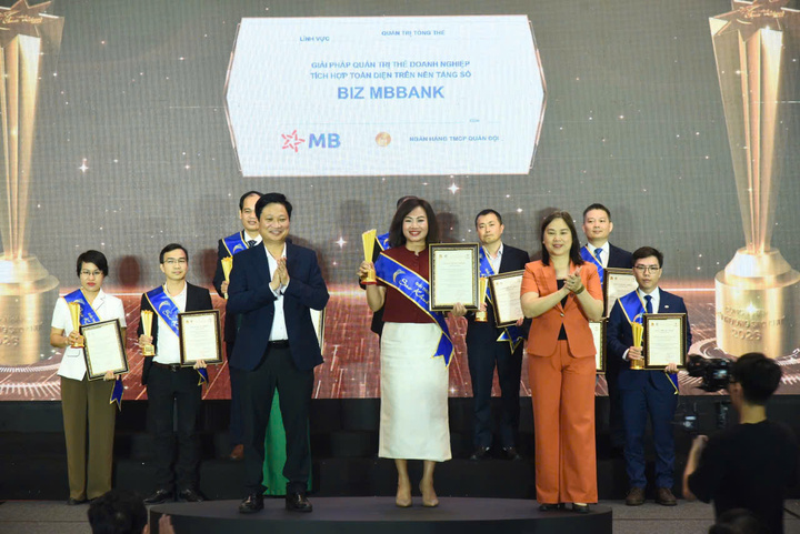 MB ghi dấu ấn với 5 giải thưởng Sao Khuê 2026 - 2
