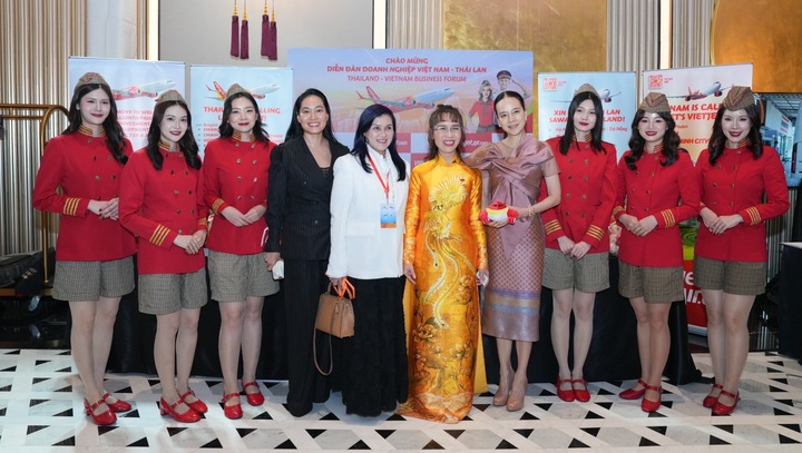 Madam Pang & Tiến sĩ Nguyễn Thị Phương Thảo sẽ cùng nhau thúc đẩy các hoạt động thể thao, văn hoá và phát triển cộng đồng.