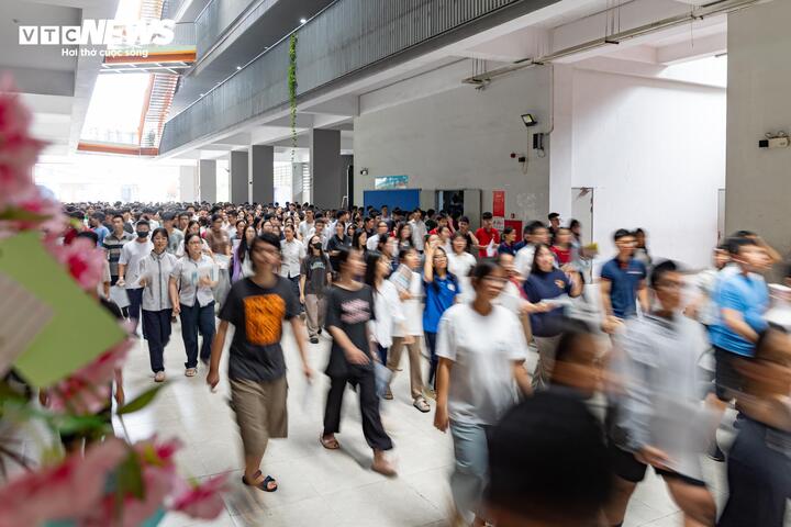 Video: Sĩ tử Hà Nội làm thủ tục thi lớp 10, sẵn sàng bước vào kỳ thi căng thẳng - 15