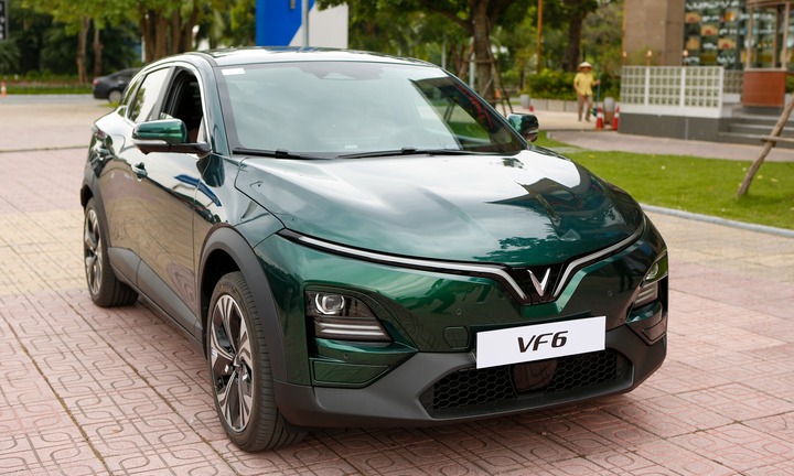 So sánh VinFast VF6 Eco và VF6 Plus: Khác biệt gì khi chênh nhau 60 triệu đồng? - 3
