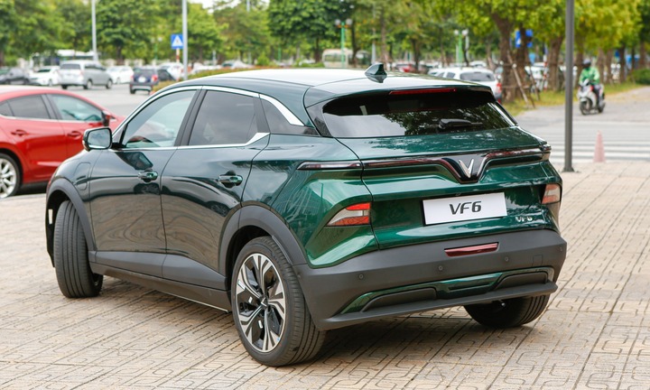 So sánh VinFast VF6 Eco và VF6 Plus: Khác biệt gì khi chênh nhau 60 triệu đồng? - 4