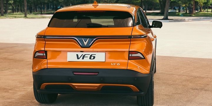 So sánh VinFast VF6 Eco và VF6 Plus: Khác biệt gì khi chênh nhau 60 triệu đồng? - 2