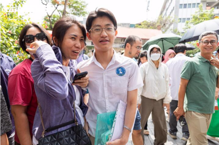 Giáo viên đánh giá đề Tiếng Anh thi lớp 10 Hà Nội đòi hỏi tư duy suy luận, dự báo điểm 9-10 tăng. (Ảnh minh họa: Minh Đức)