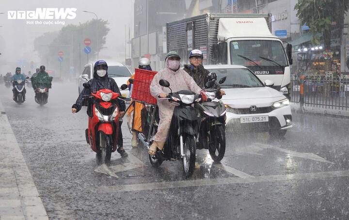 Ngày cuối tháng 5, miền Nam tiếp tục mưa lớn. (Ảnh minh hoạ)