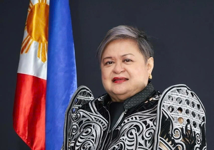 Bộ trưởng Ngoại giao Philippines Theresa Lazaro.