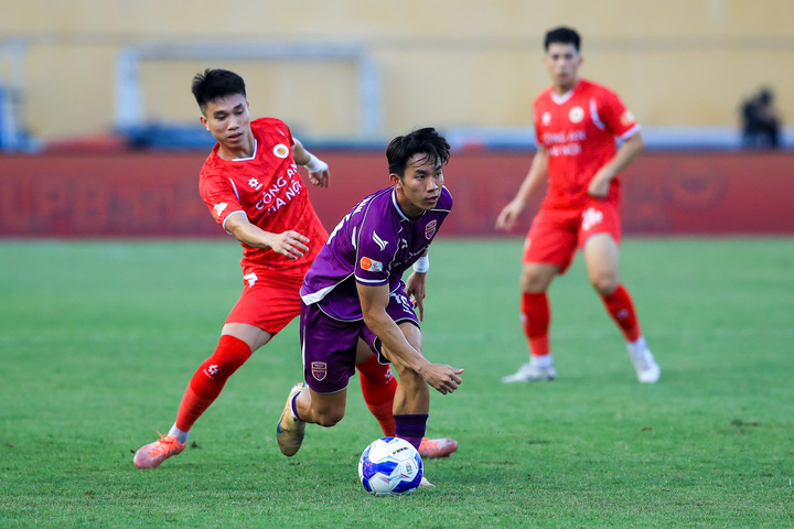 Ở vòng 25, CLB Công an Hà Nội giành chiến thắng 2-1 trước Becamex TP.HCM.