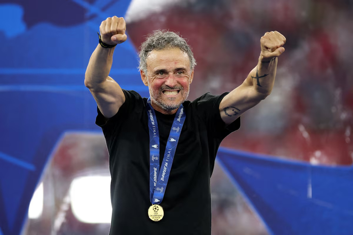 Năm 2025, nhà cầm quân người Tây Ban Nha đã đưa PSG giành chức vô địch Champions League lịch sử sau khi đánh bại Inter Milan với tỷ số 5-0 trong trận chung kết. "Đội hình mùa này mạnh hơn mùa trước. Trước trận, chúng tôi hiểu rõ Arsenal là đối thủ khó chơi đến mức nào", HLV Luis Enrique chia sẻ.