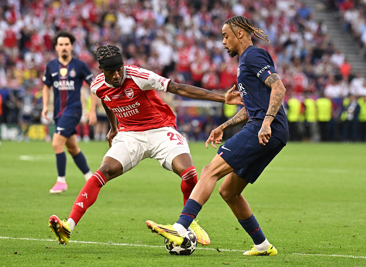 PSG và Arsenal kéo nhau vào hiệp phụ. (Ảnh: Reuters)