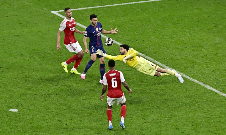 Có hơn 16,2 triệu lượt truy cập vào các nền tảng phát sóng trái phép trận chung kết giữa Arsenal và PSG. (Nguồn: AP)
