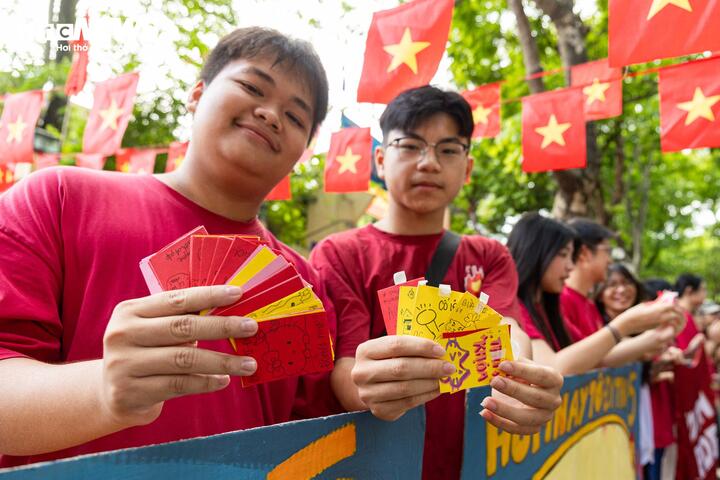 Những cung bậc cảm xúc khép lại kỳ thi lớp 10 tại Hà Nội - 20